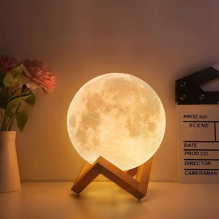 PORTABLE MOON LAMP
